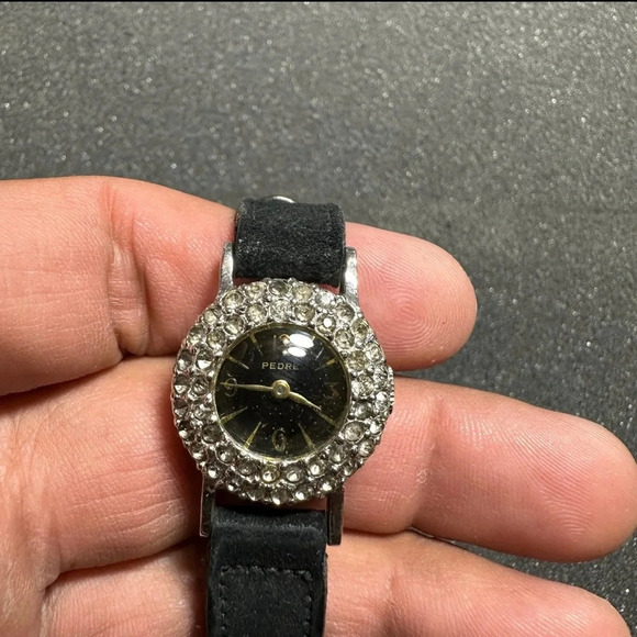 Vintage Pedre Ladies Watch Mechanical Wind Up Silver Tone Black Dial Working - Picture 1 of 8